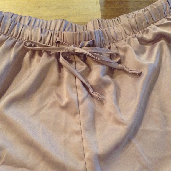 Casa Zeta-Jones Faux Silk Pajama Set| size S - Picture 4 of 8